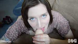 Bettie Bondage – Mom Models Jeans for You