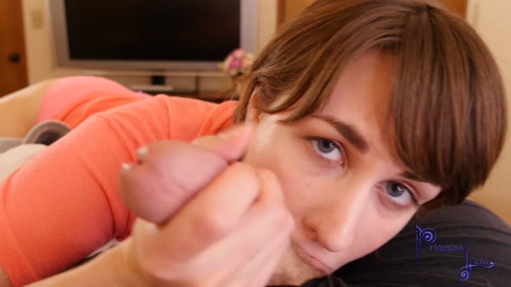 Princess Leia – Horny at Grandma’s House