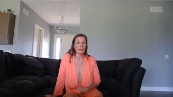 Kimi the Milf – Mommy – Financial Help