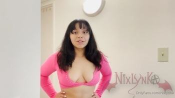 Nixlynka – Gold Digger Aunt Fucks Rich Nephew