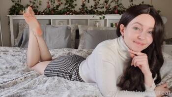 TheTinyFeetTreat – Stepmom High Heels & Creampie